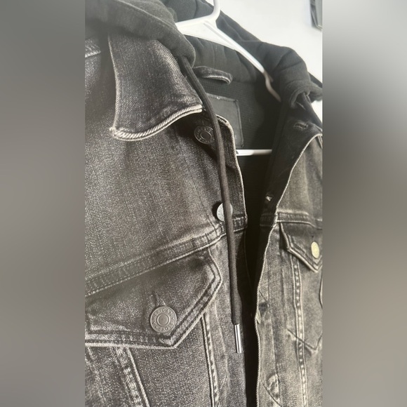 American Eagle black hooded denim jacket. Size XS - Picture 5 of 9